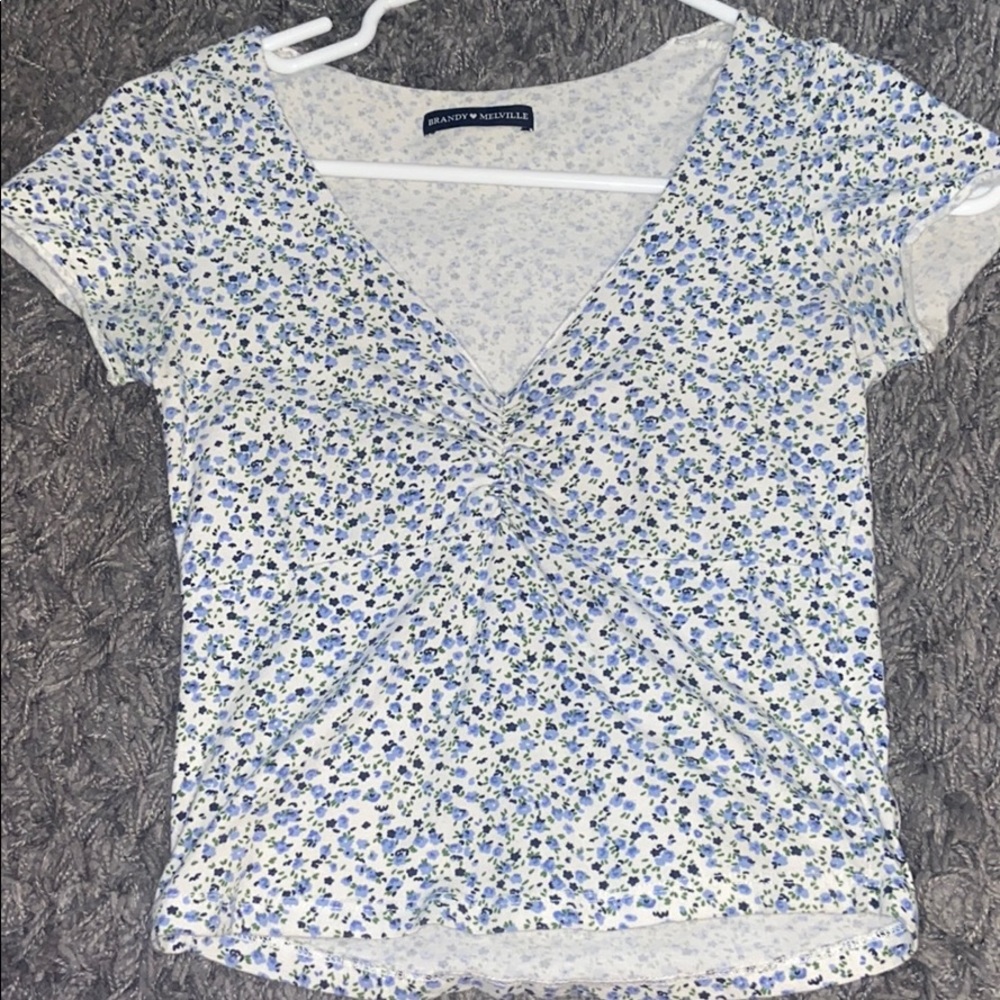 Brandy Melville floral v neck